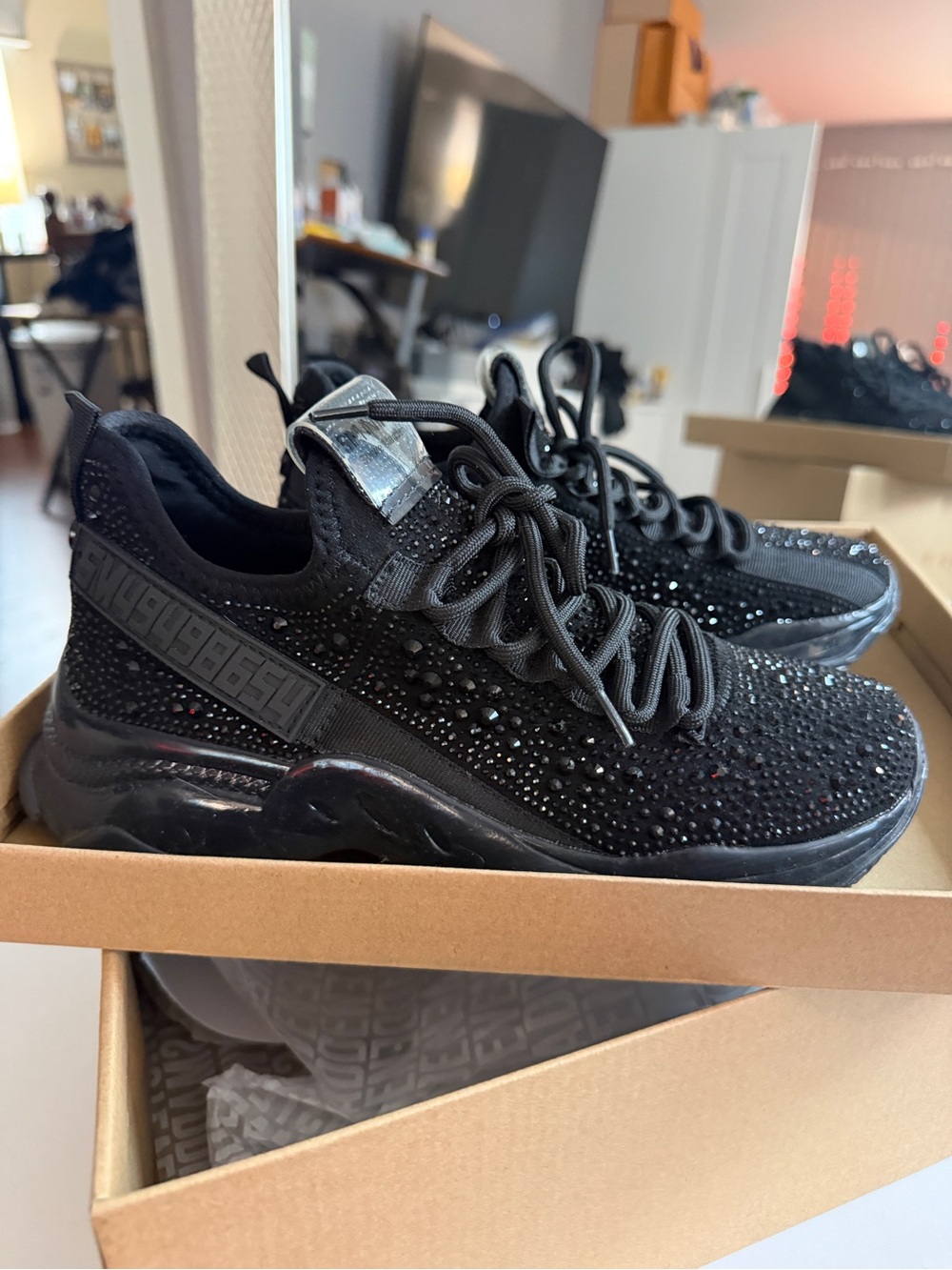 Steve Madden maxima sneakers